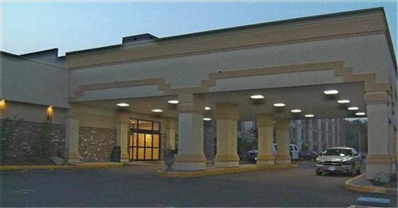 Holyoke Hotel And Conference Center Exterior photo